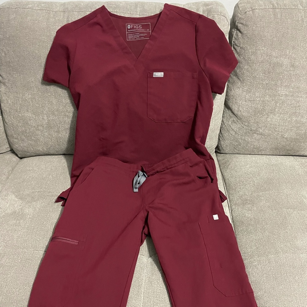 Wear FIGS Scrubs burgundy Catarina small and Yola petite XS extra small EUC